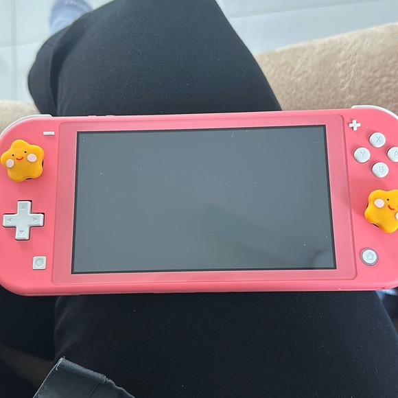 New  pink Nintendo switch light - Picture 1 of 3